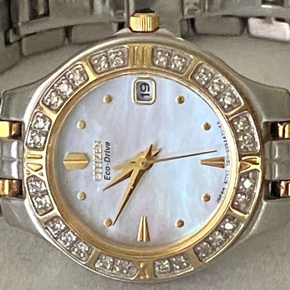 Citizen Eco-Drive Real Diamond Mother of Pearl Stainless Steel Wristwatch 6 1/4” - Picture 15 of 15